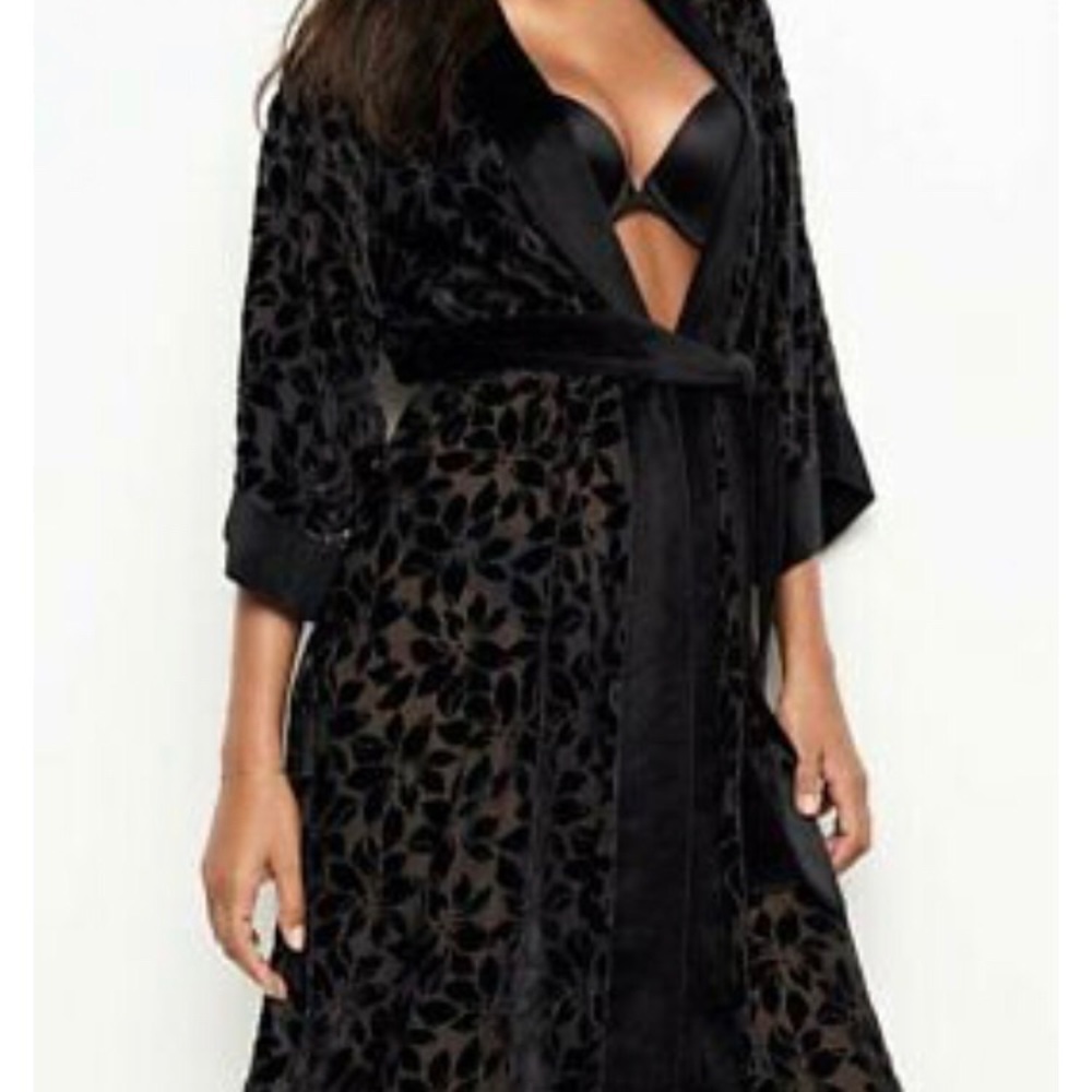 Victoria’s Secret Black Velvet Kimono Robe